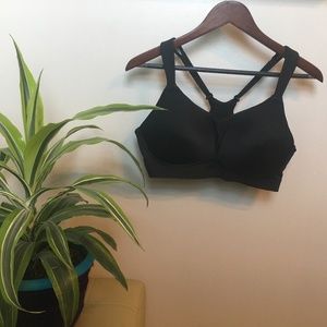 Lucy | Black Overhead Hooking Padded Sports Bra D